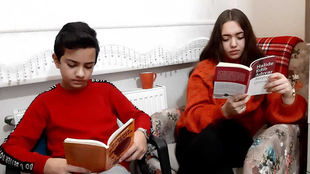 165 bin öğrenci her gün yarım saat kitap okuyor