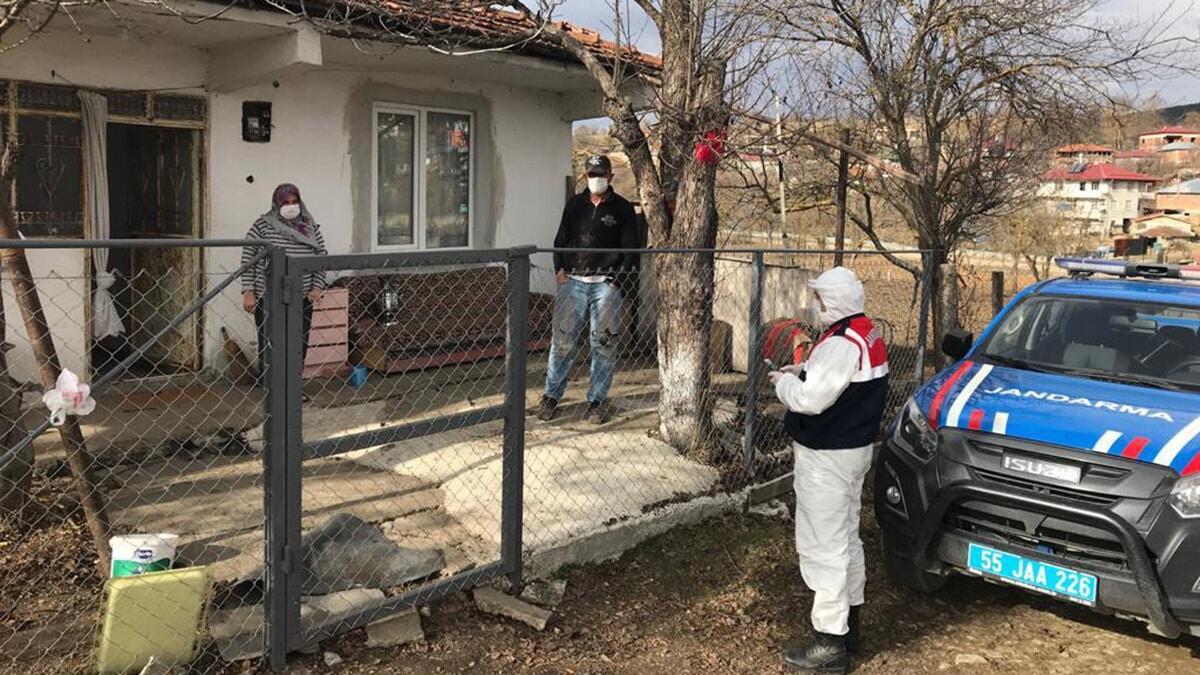 Samsun'da evlerinde tedavi gören koronavirüs hastalarının verilen ilaçları az ya da hiç kullanmamaları nedeniyle artan sağlık sorunları üzerine yoğun bakım servislerindeki doluluk oranları % 81'e ulaştı. 