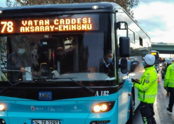 Fatih'te toplu taşıma araçlarında koronavirüs denetimi