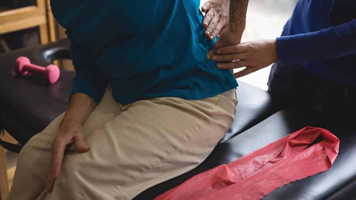 Ankara Şehir Hastanesi Fizik Tedavi ve Rehabilitasyon Hastanesi'nde görevli Doç. Dr. Fatma Gül Yurdakul, koronavirüs geçiren hastalarda bazı fiziki bozukluklar ortaya çıkabildiğini belirtti.