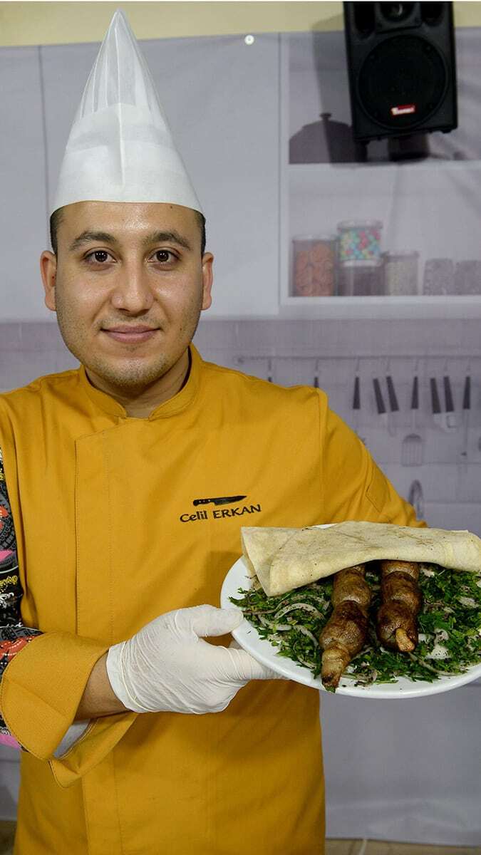 Celil Erkan, nenesinden öğrendiği sasiço yemeğinin, yüz yıllardır Hatay’da yapılan lezzet olduğunu dile getirdi.