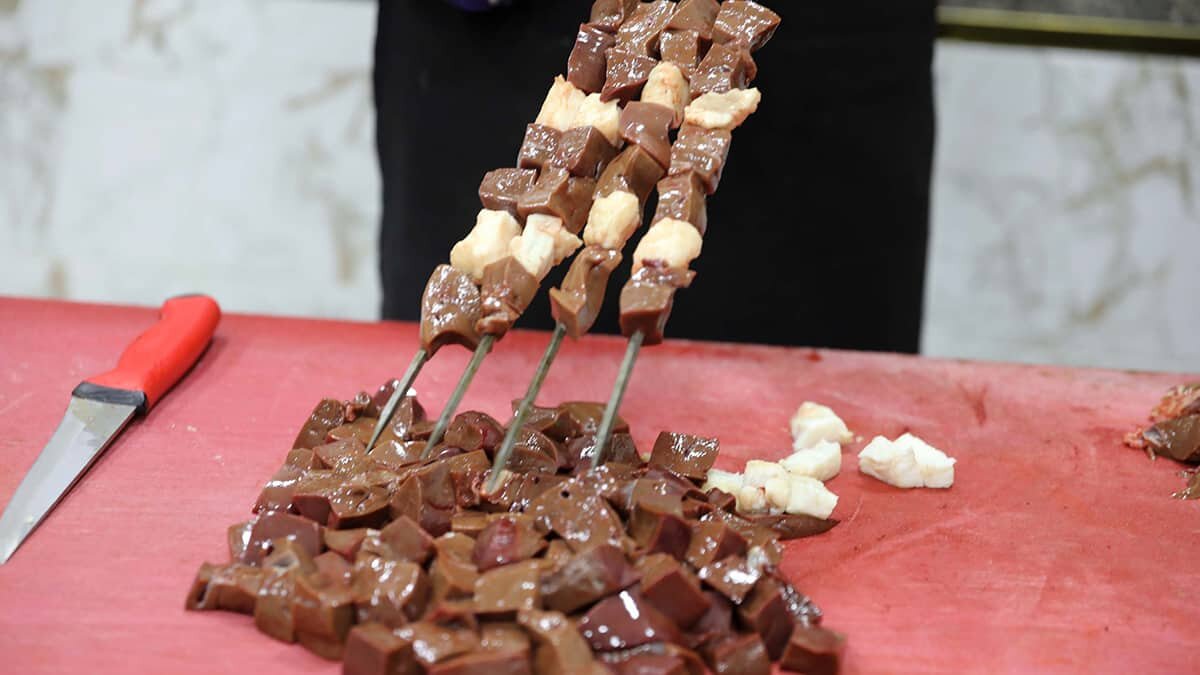 Gastronomi kenti Gaziantep'te, 4 ay önce 45 lira olan ciğerin kilosu iki katına çıkarak 90 lira oldu.