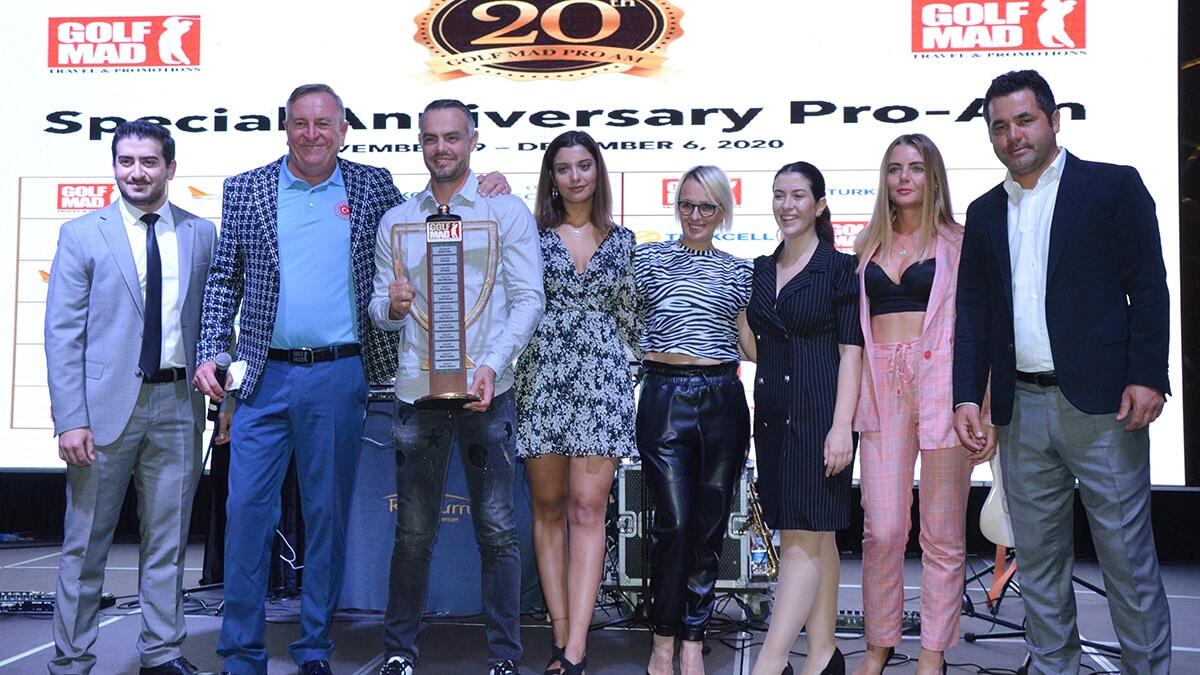 Golf Turnuvası'nın birincisisi Jurgen Maurer