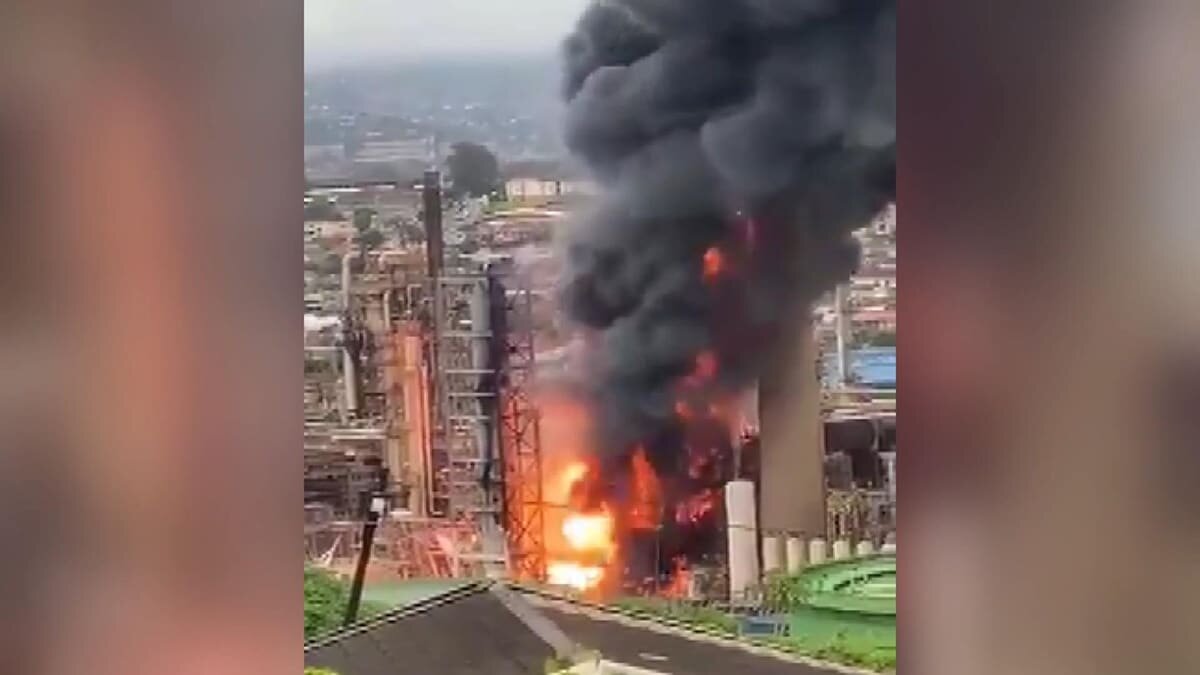 Petrol rafinerisinde patlama