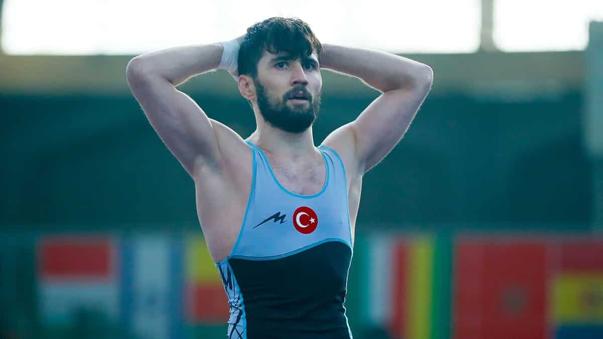 Sırbistan'ın başkenti Belgrad'ta düzenlenen Bireysel Dünya Kupası'nda Şeref Kılıç gümüş Cengiz Arslan bronz madalya kazandı.