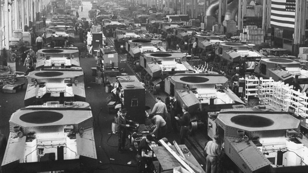 İkinci Dünya Savaşı sırasında bir tank fabrikası