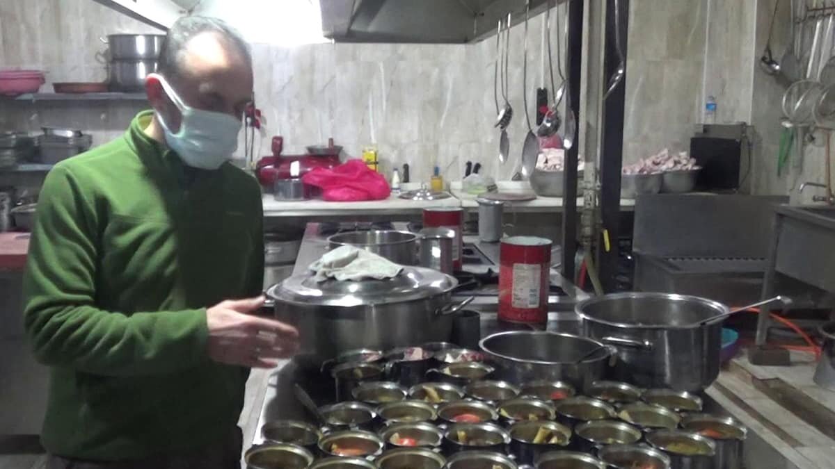 Doğu Anadolu’nun Çukurovası olarak nitelendirilen kayısı ve yöresel tatları ile ünlü Iğdır'da 3 kuşaktır Bozbaş pişiriyorlar. Geçmişi asırlar öncesine dayanan bozbaş yemeği dikkat çekiyor.