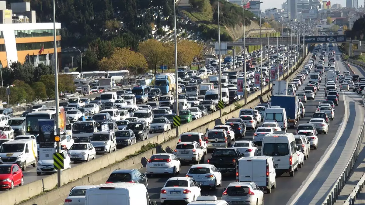 Yoğunluk haritasına göre saat 16. 15  sıralarında yoğunluk yüzde 65'e çıktı.