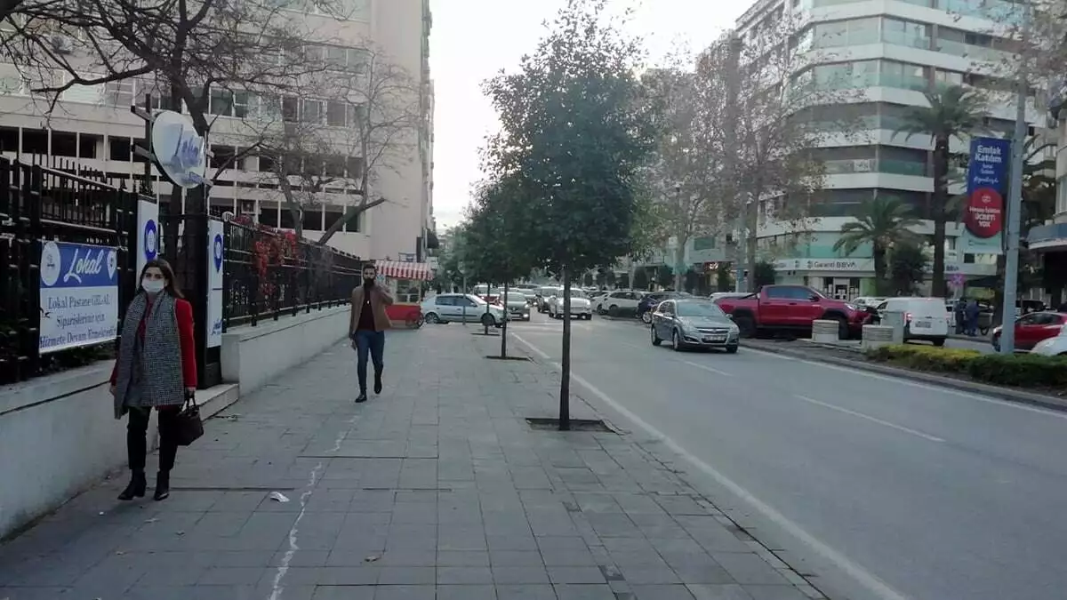İzmir'de hissedilen bir deprem oldu