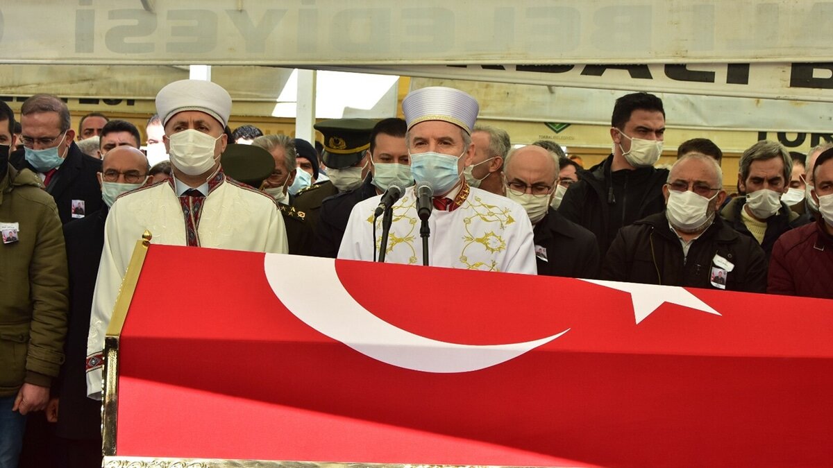 Şehidimiz gözyaşları içinde toprağa verildi