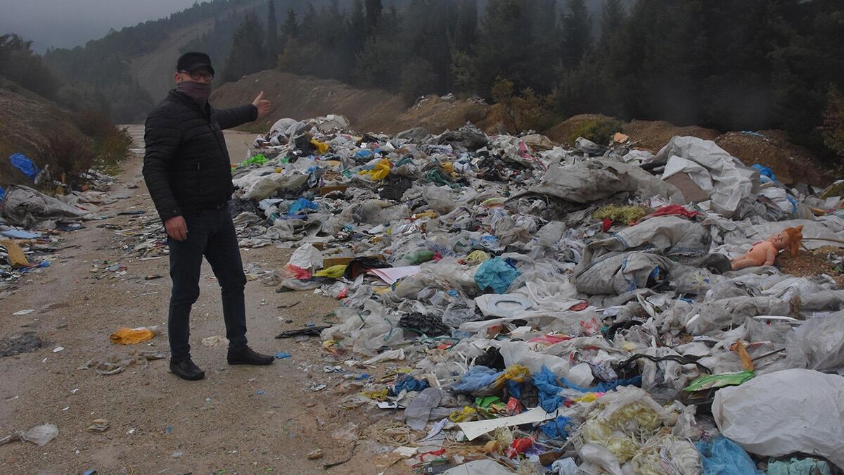 Kaçak molozlar çevre kirliliği yaşatıyor