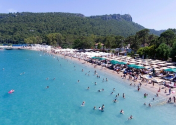 Kemer 1 milyon 100 bin yerli ve yabancı turisti ağırladı