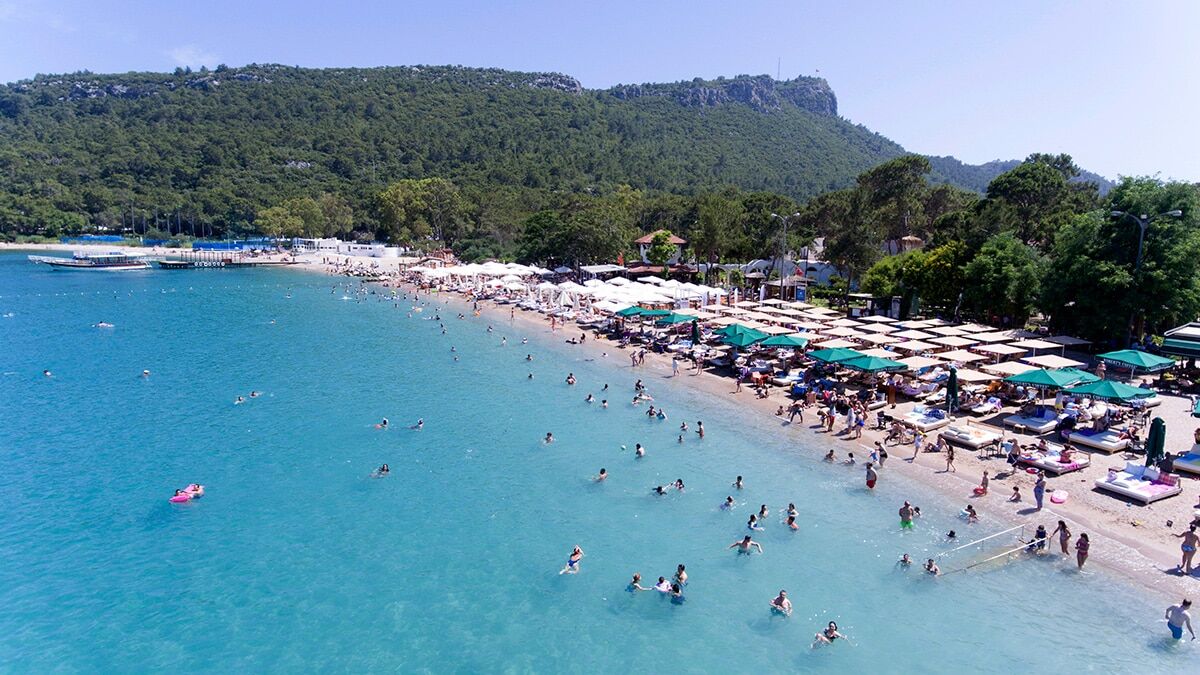 Kemer 1 milyon 100 bin yerli ve yabancı turisti ağırladı