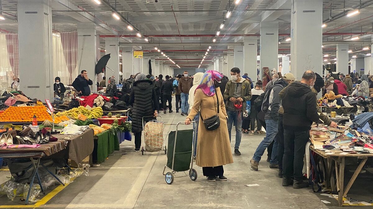 Semt pazarları doldu taştı