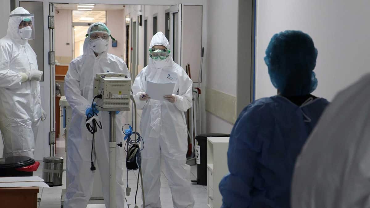 Bugün 203 kişi koronavirüsten hayatını kaybetti