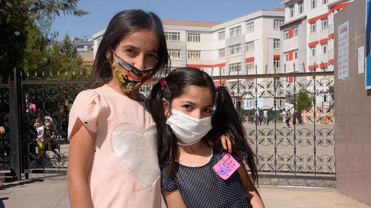 Yılmaz, "D vitamini düştükçe ateş daha fazla oluyor, klinikte yapılan çalışmalarda çocukların yüzde 72’sinde D vitamini eksikliği ya da yetersizliği tespit edildi".