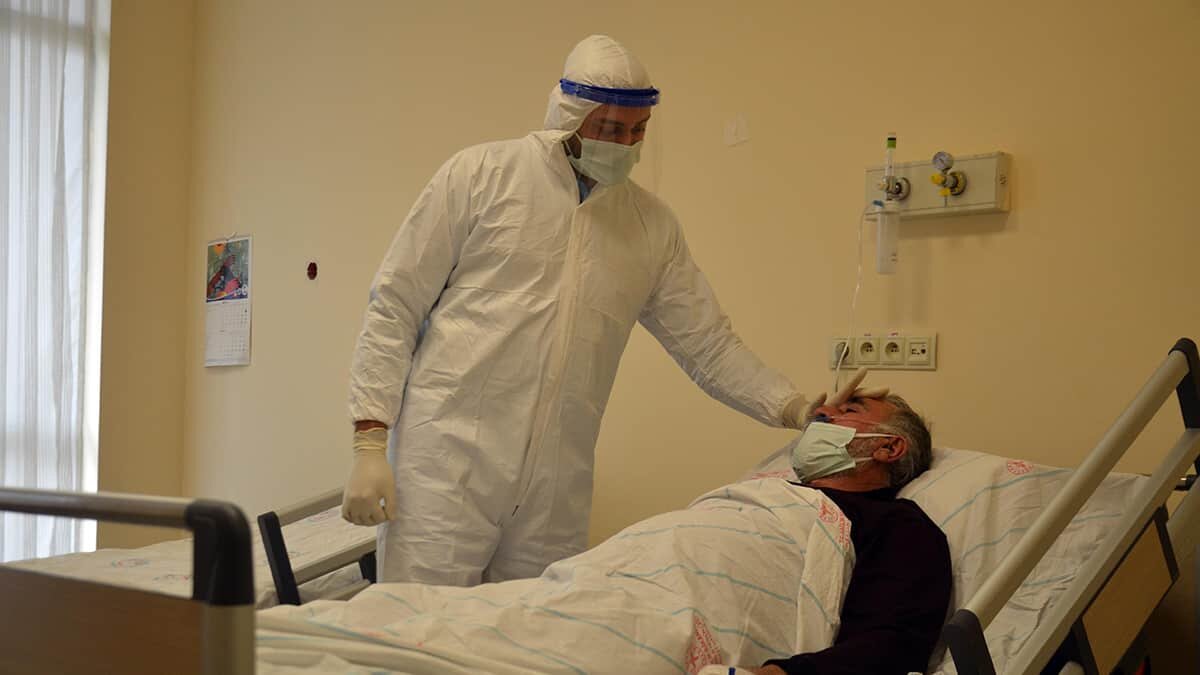 "Bu hastalık gerçekten tehlikeli ve bu hastalığın tedavisinde en önemli unsur hastalığın aslında hiç bulaşmaması"