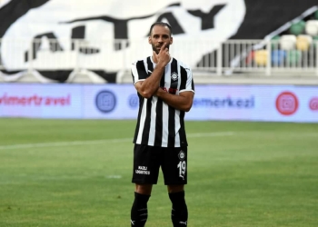 Altay uyuyan bir dev
