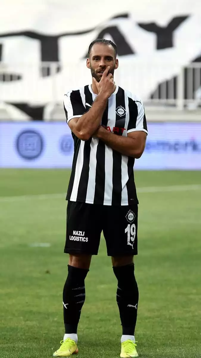 Tff 1'inci lig ekiplerinden altay'ın portekizli gol kralı marco paixao, ülkesinde yayın yapan maisfutebol'a verdiği röpartajda, "altay uyuyan bir dev" benzetmesi yaptı.