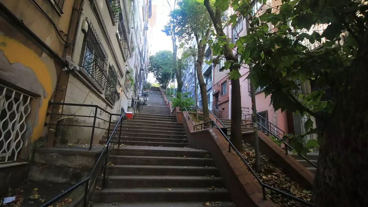 Merdivenli sokaklar afet durumunda risk altında