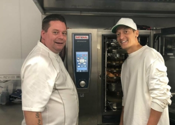 Özil 50 bin kişiye yemek yardımında bulunacak