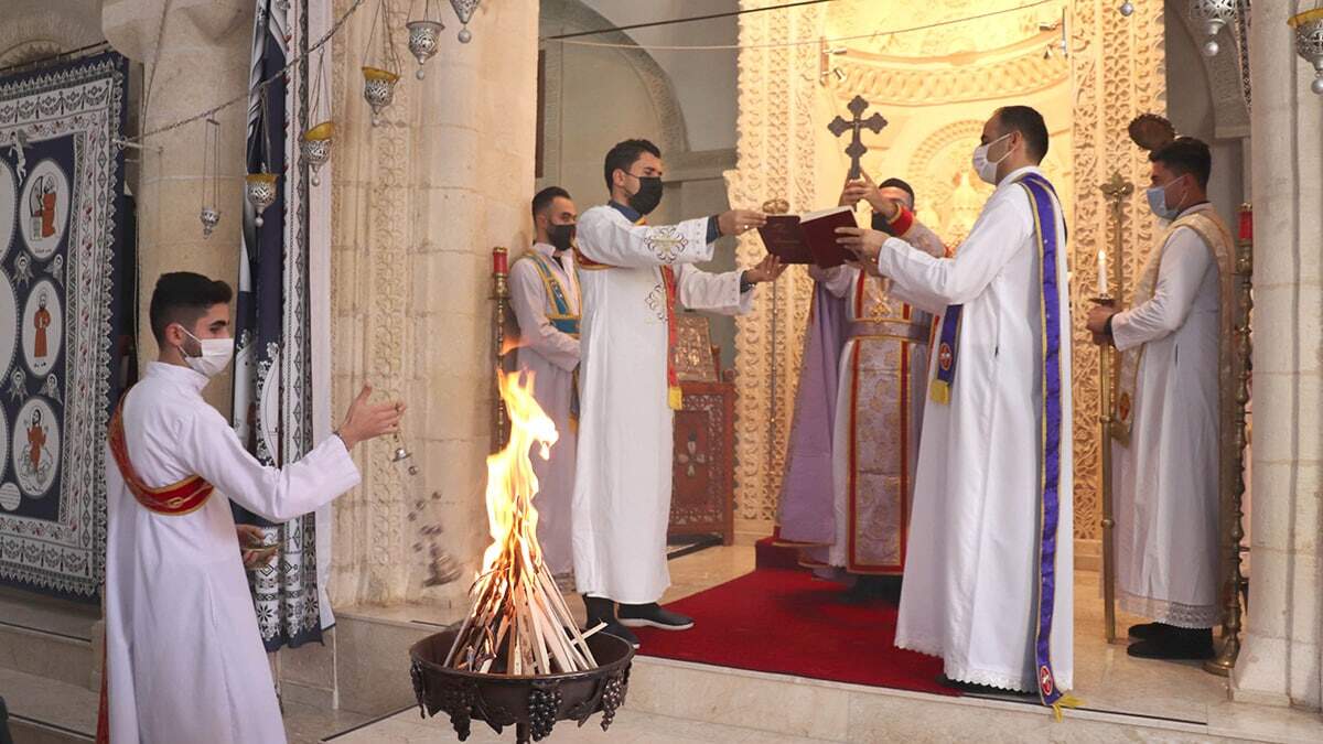 Noel Bayramı'nı ayinle kutladılar