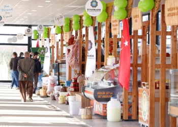 Figen öğretmen evde organik ürün yapımına başladı