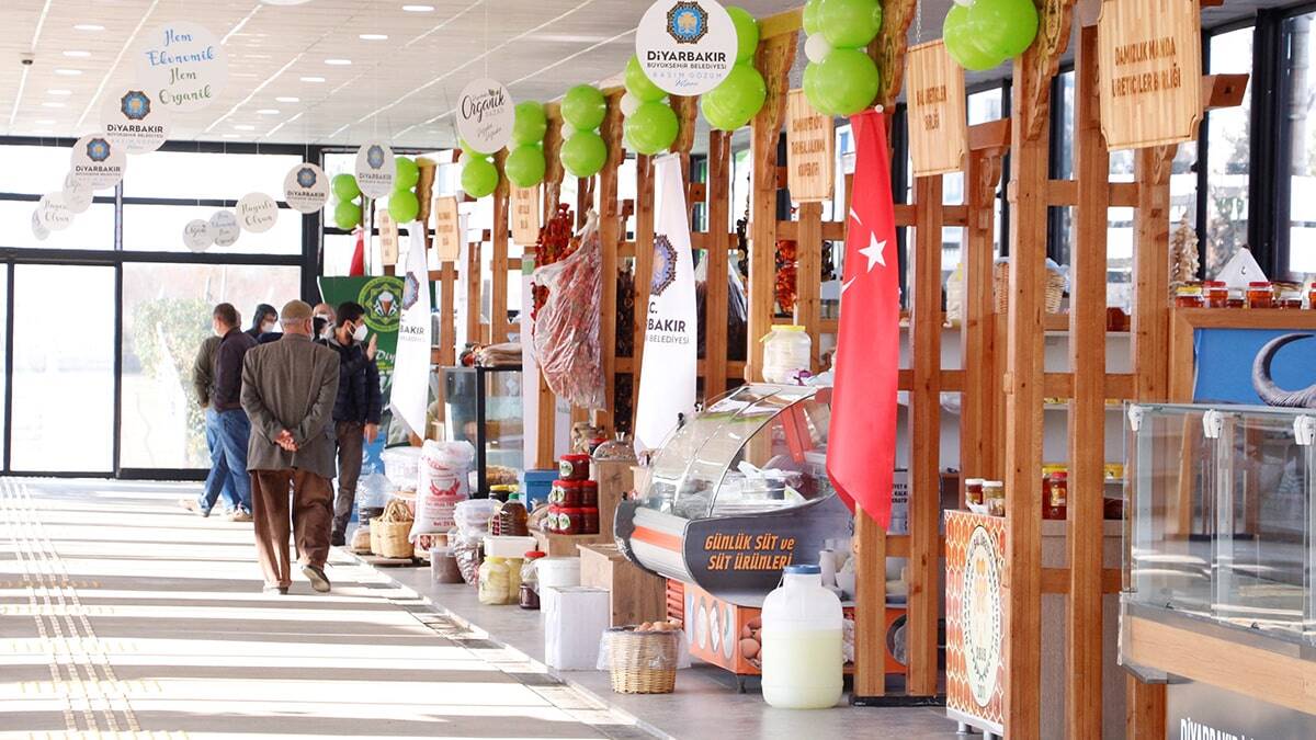 Figen öğretmen evde organik ürün yapımına başladı