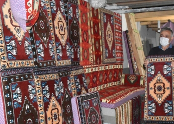 50 yıldır hasır yastık yapıyor