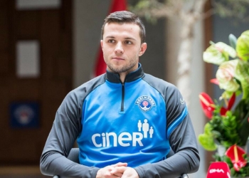 Beşiktaş iki maçta oldukça iyi ve formda bir görüntü verdi. Ben yarın iki taraf için de zor ve güzel bir maç olacağını düşünüyorum