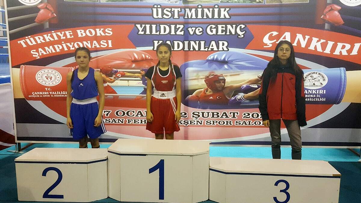 Boksta yıldız kızlarda Türkiye şampiyonu oldu