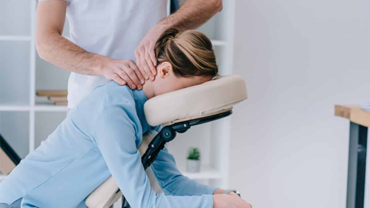 Boyun fıtığı şikayetleri arttı