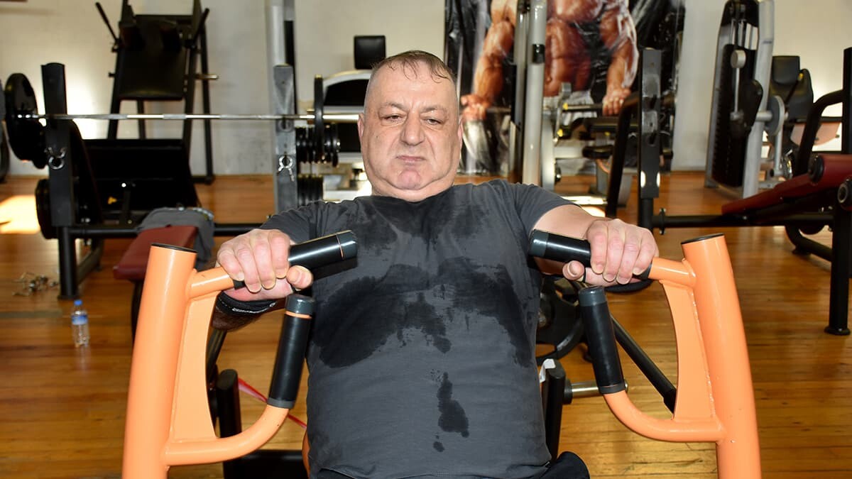 160 kilo kaldırıp Avrupa Şampiyonu oldu