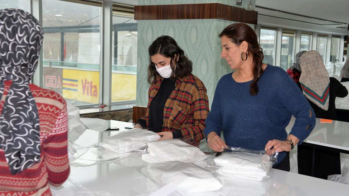 Tekstil sektöründe işçi sayısını 60'a çıkardı