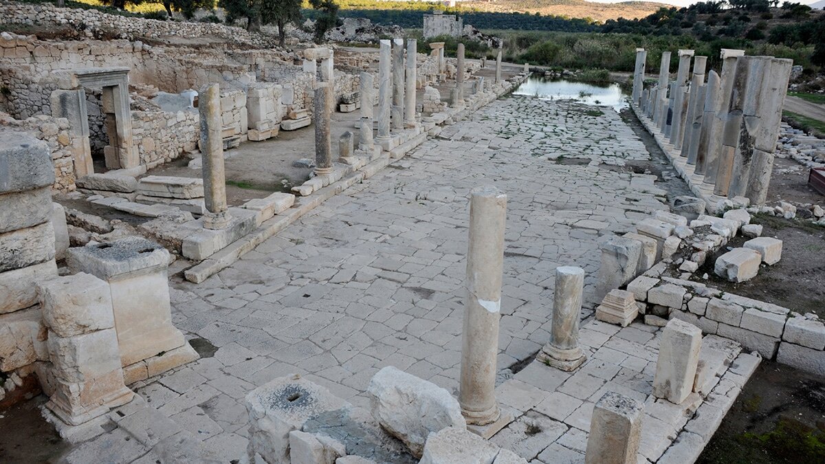 Bu yılın kasım ayında Patara Antik Kenti'ni 6 bin 981 kişi ziyaret ederken, karşılığında 120 bin 870 lira gelir sağlandı. Geçen yılın aynı döneminde Patara 4 bin 525 ziyaretçiyi ağırlamış ve 72 bin 174 lira gelir elde etmişti.