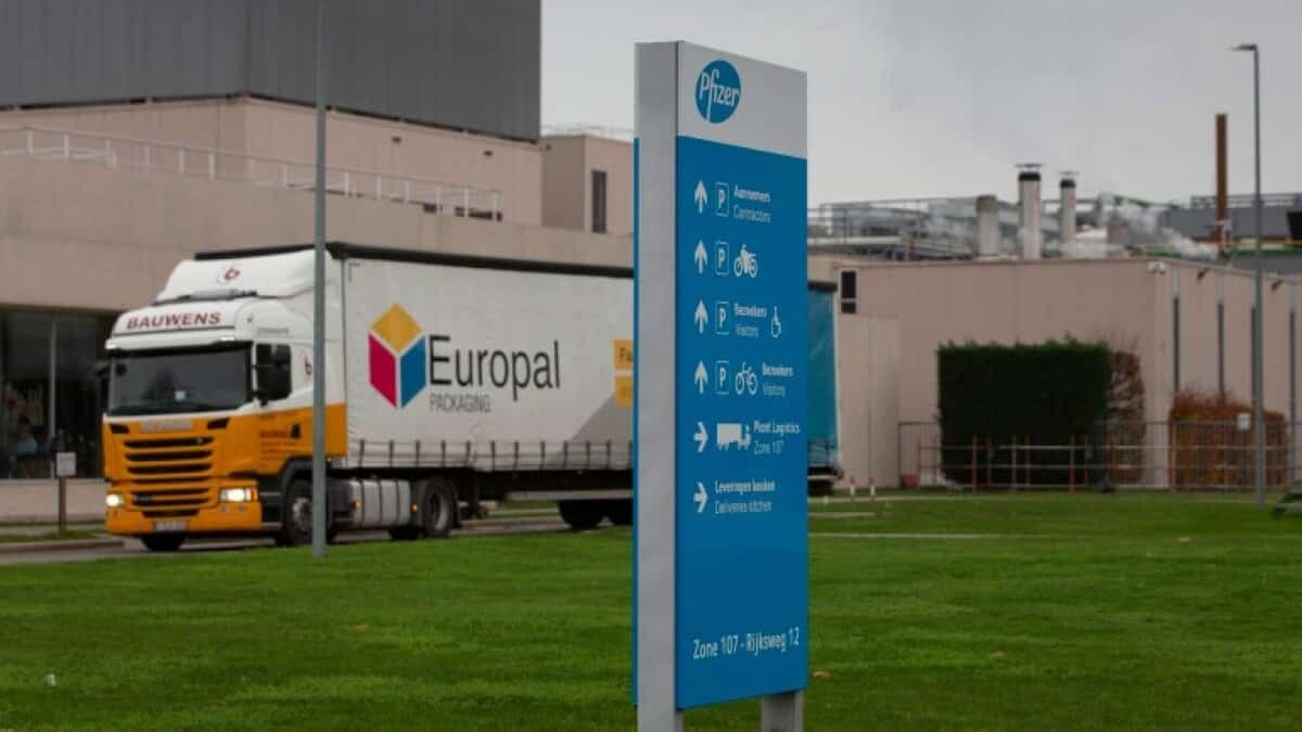 BioNTech'in Covid-19'a karşı ürettiği aşının sevkiyatı başladı