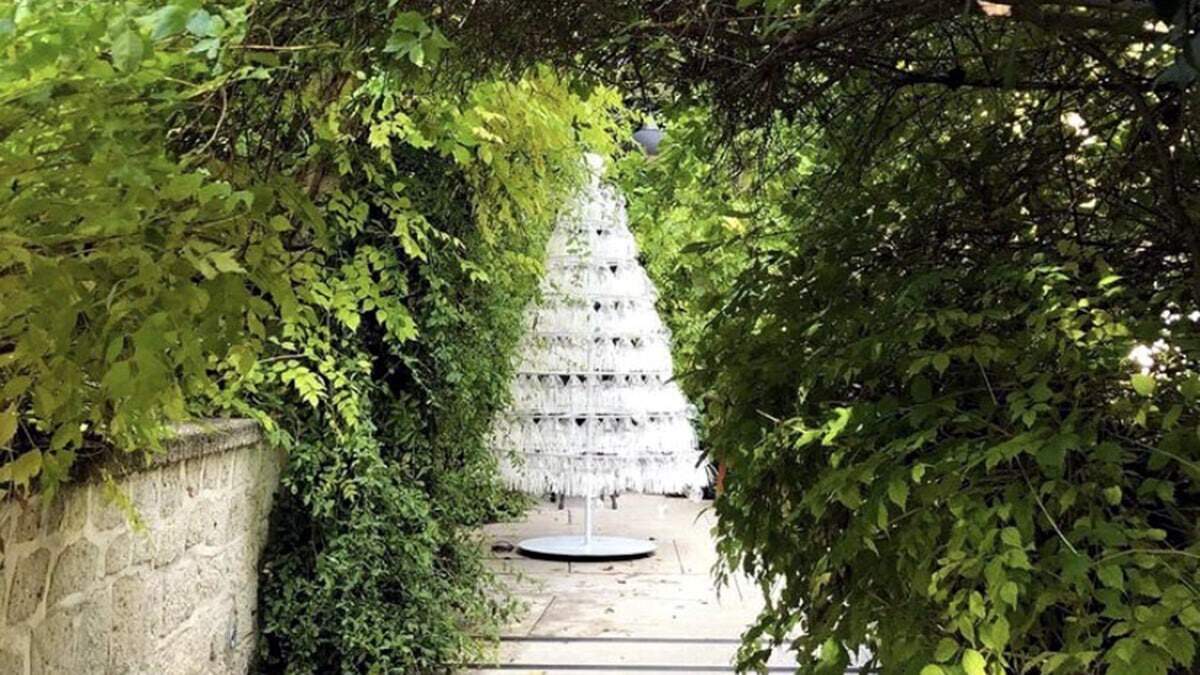 350 adet pet şişe yılbaşı ağacına dönüştü