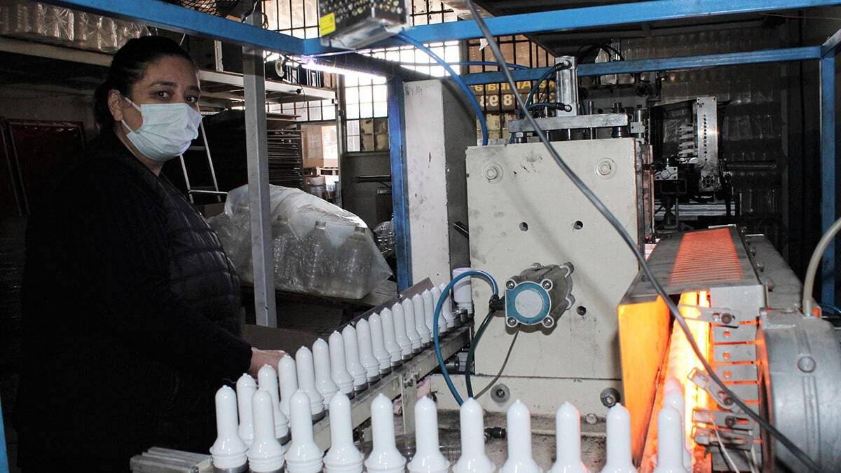 1 milyon 300 bin şişe üretiyor