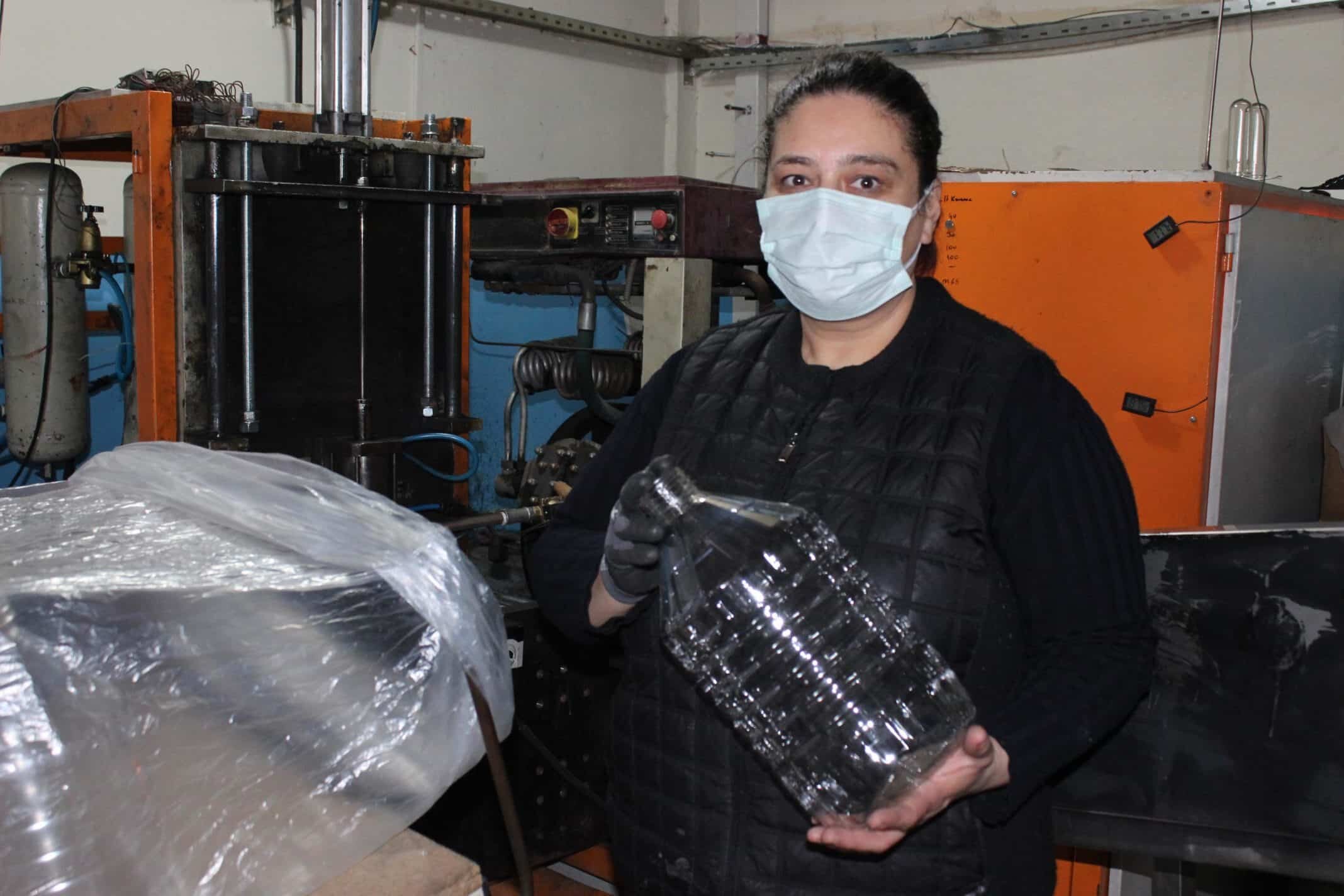 1 milyon 300 bin şişe üretiyor