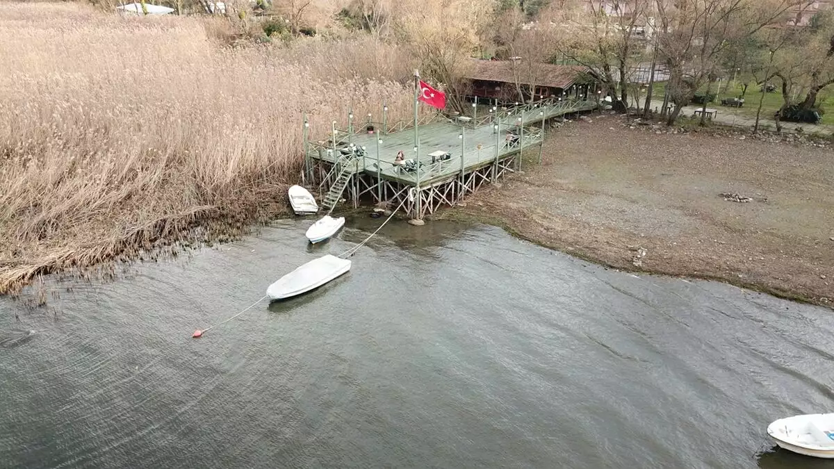 Sapanca gölü'nde su seviyesi 30. 34 metre düştü