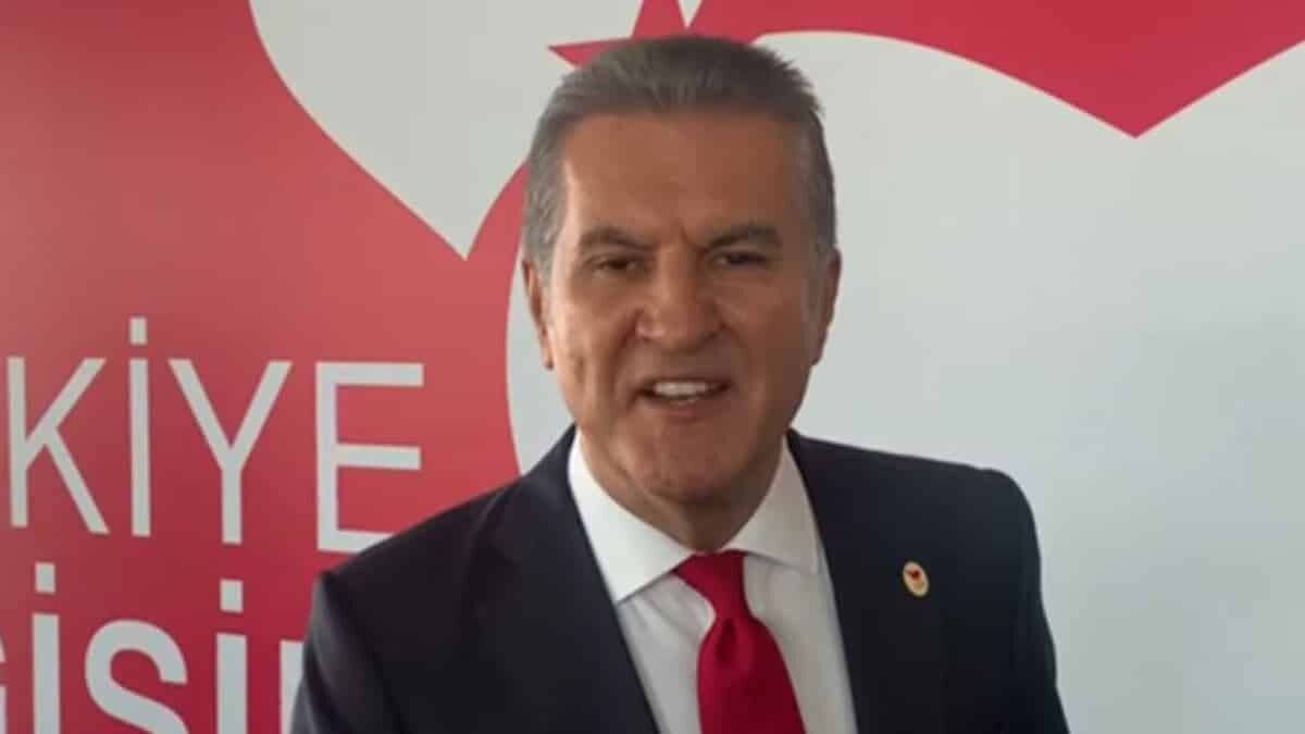 Türkiye Değişim Partisi'nin Genel Başkanı Mustafa Sarıgül