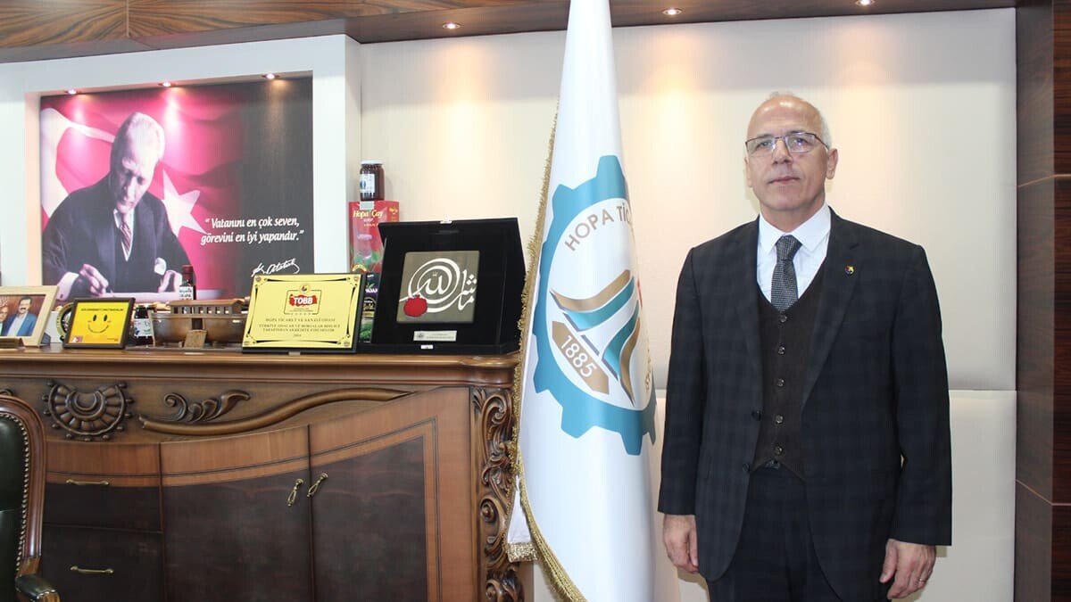 Türkiye'nin Gürcistan üzerinden Kafkas ülkelerine açılan Artvin'in Sarp Sınır Kapısı'nda, bir günde 704 TIR geçişi ile tüm zamanların rekoru kırıldı.