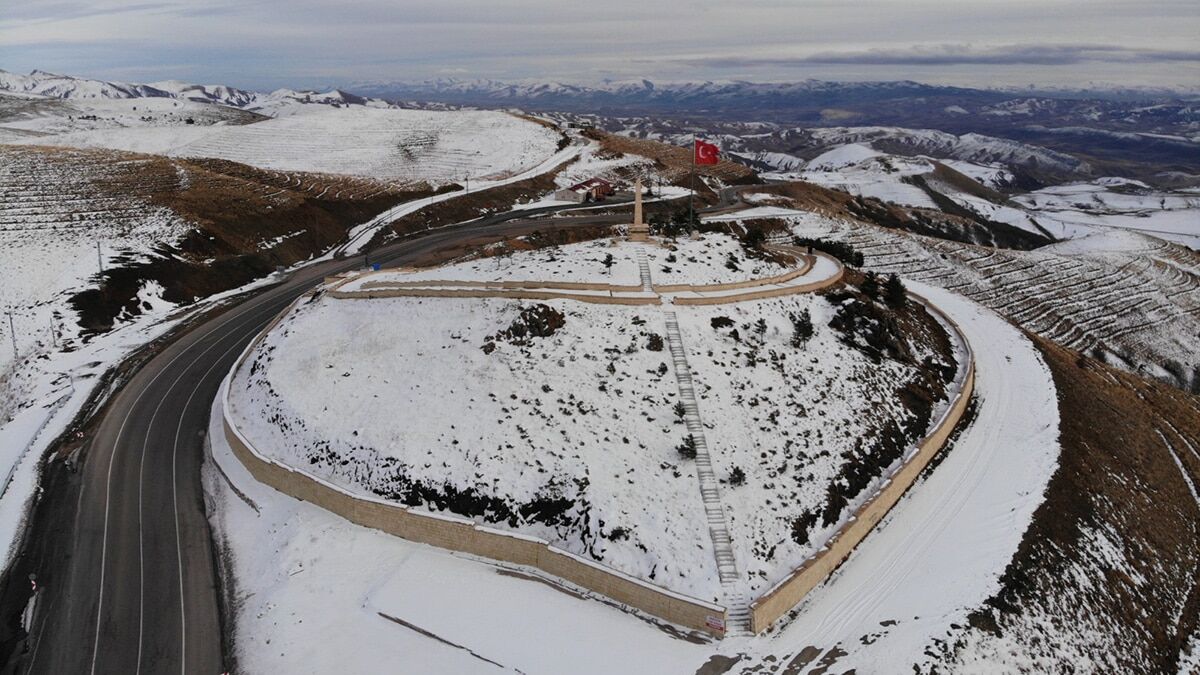 Kop Dağı'nda savaşın izleri hala duruyor