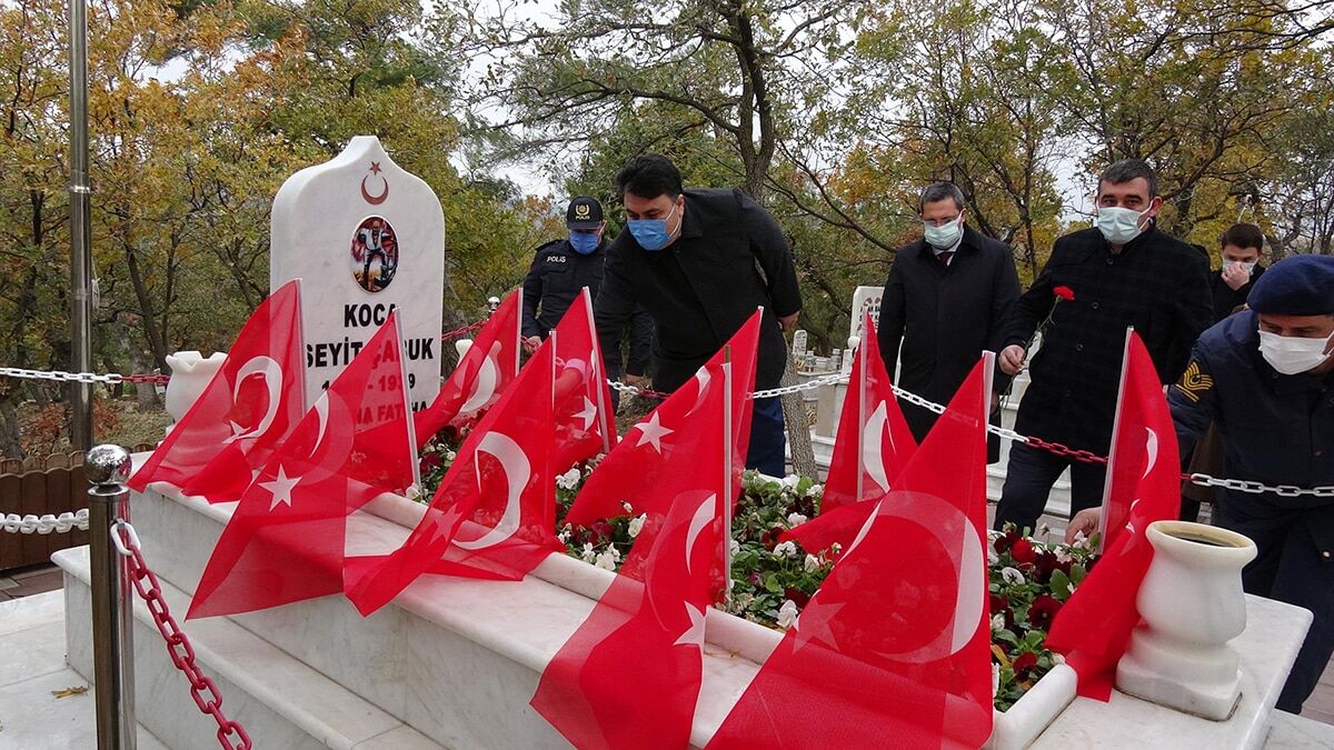 Seyit Onbaşı ölümünün 81'inci yılında anıldı