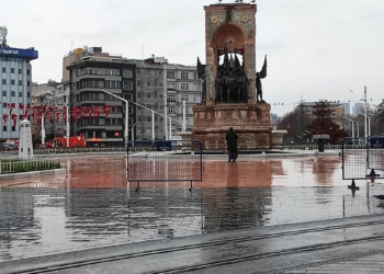 Taksim Meydanı ve İstiklal Caddesi boş kaldı