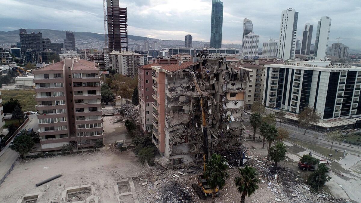 İzmir'de yıkıcı depreme hazırlıklı olunmalı