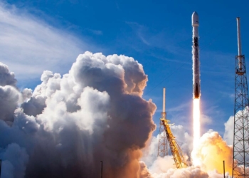 SpaceX Falcon 9 roketi uzaya fırlatıldı