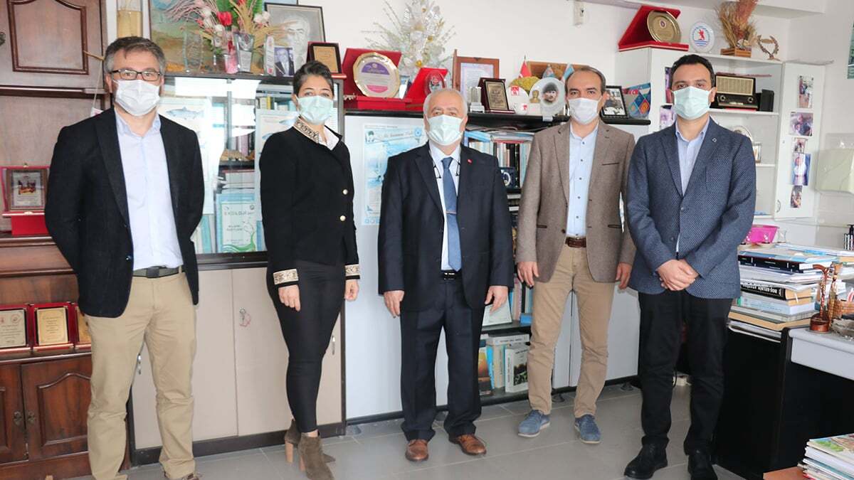 Sazangiller familyasından olan 'sıraz' balığında görülen parazit türü keşfi bilimsel bir dergide yayımlanarak bilim dünyasına duyuruldu.