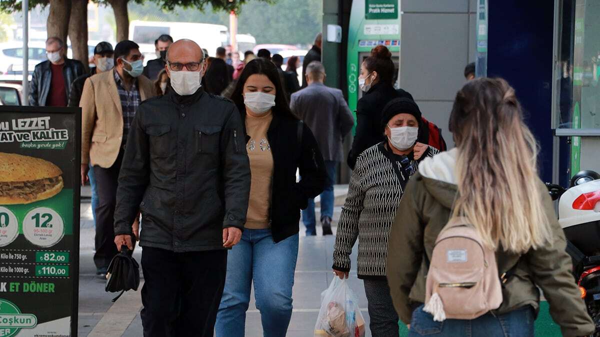 10 kişiden 6’sı aile büyüklerini ziyaret etmeyi bıraktı