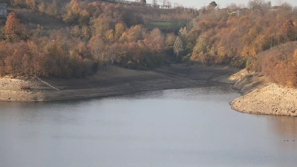 Türkiye'de azalan yağış miktarı karadeniz'de de etkisini gösteriyor. Türkiye’nin en önemli sulak alanlarından olan kızılırmak deltası'nda su seviyesi 1 metre çekildi.